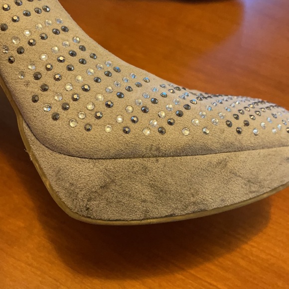 Olsenboye gray stilettos covered with rhinestones - Picture 8 of 10